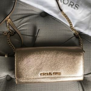 Michael Kors Jet Set travel chain wallet